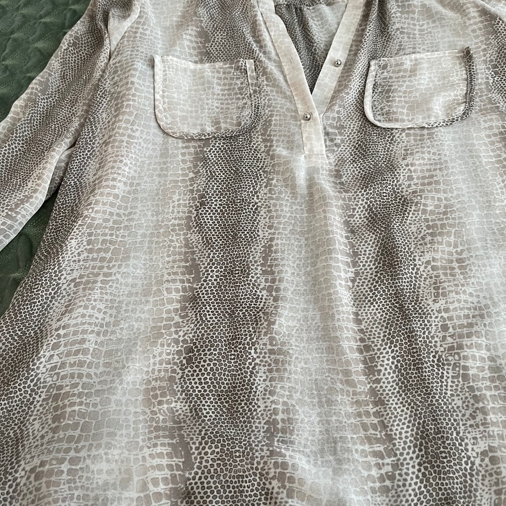 Woman’s top